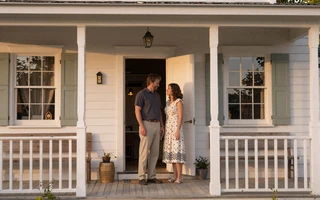 Jewish farm couple on a rural porch - Jewish farmers dating niche